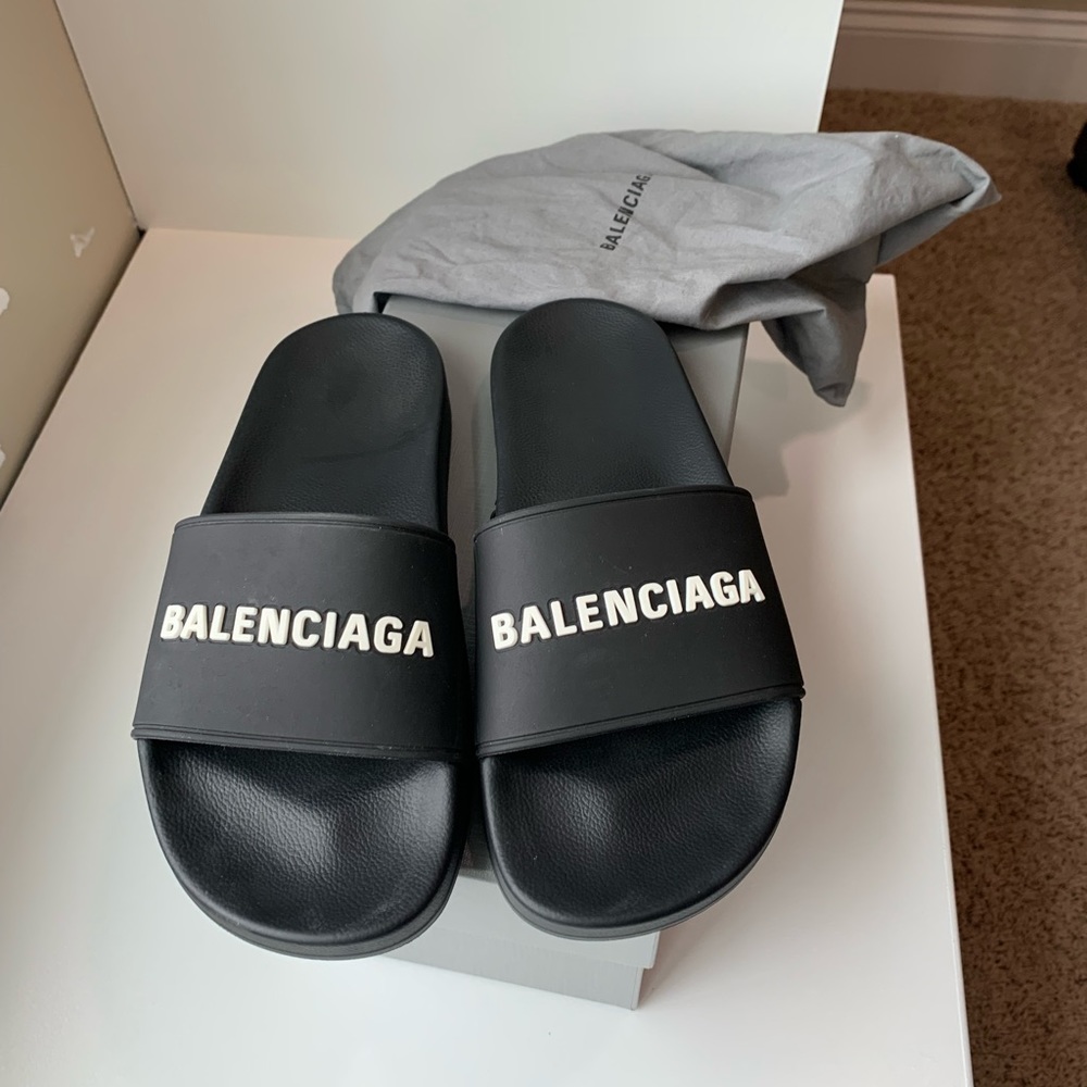 Balenciaga slides size 8 preowned worn twice hurt my feet